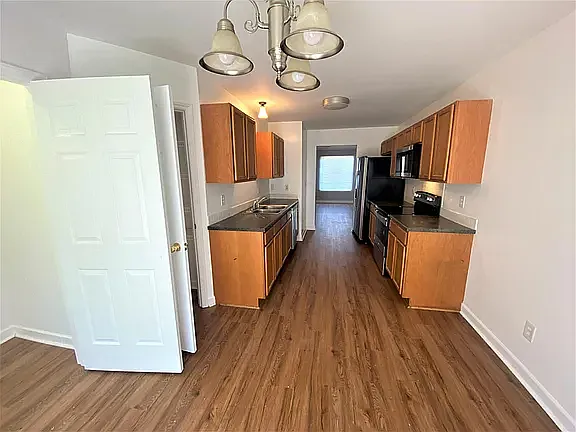 3 bed, 1239 sqft, $1,625 — Photo 2