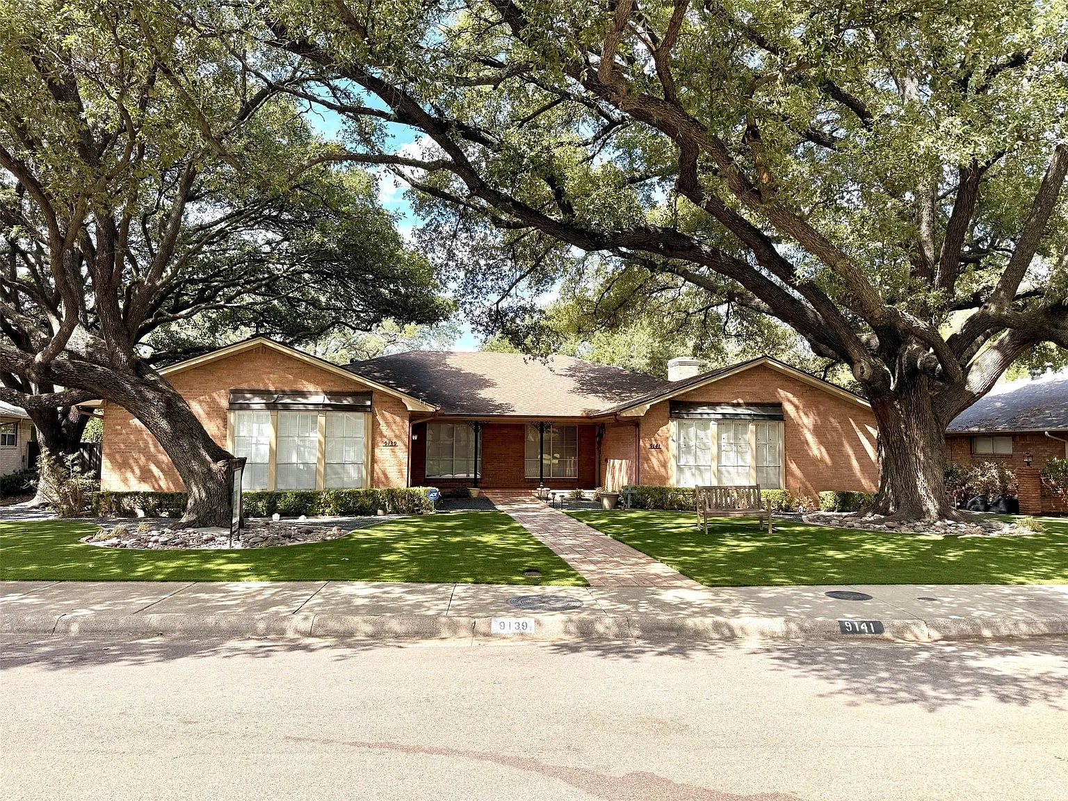 3 bed, 2.0 bath, 1688 sqft, $3,200 — Photo 1