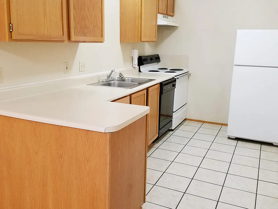 117 S Duck St #3