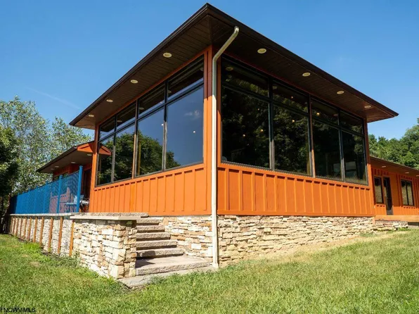 126 Big Foot Rd, Dilliner, PA 15327