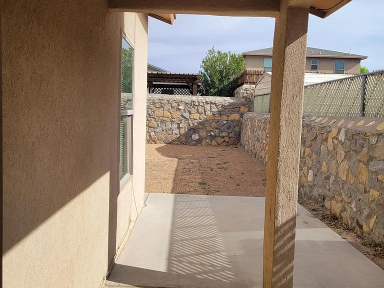 14211 Otter Point Dr — Photo 49