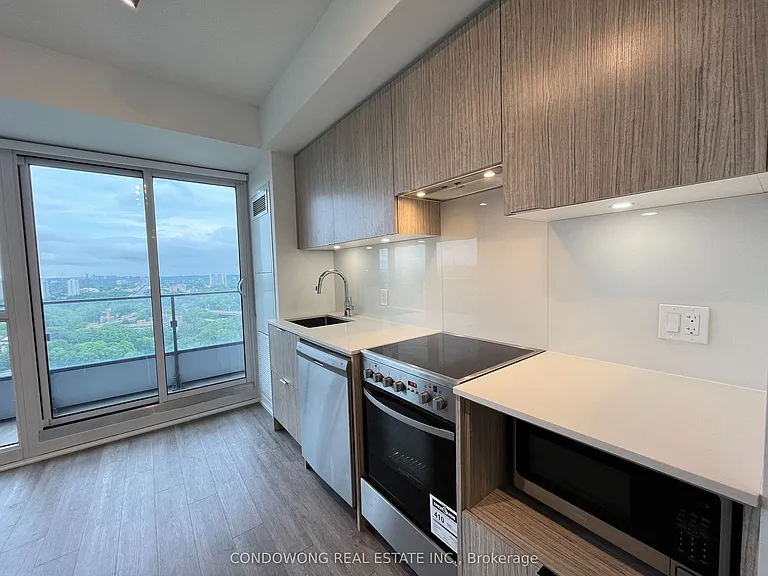 395 Bloor St E #2009 — Photo 2