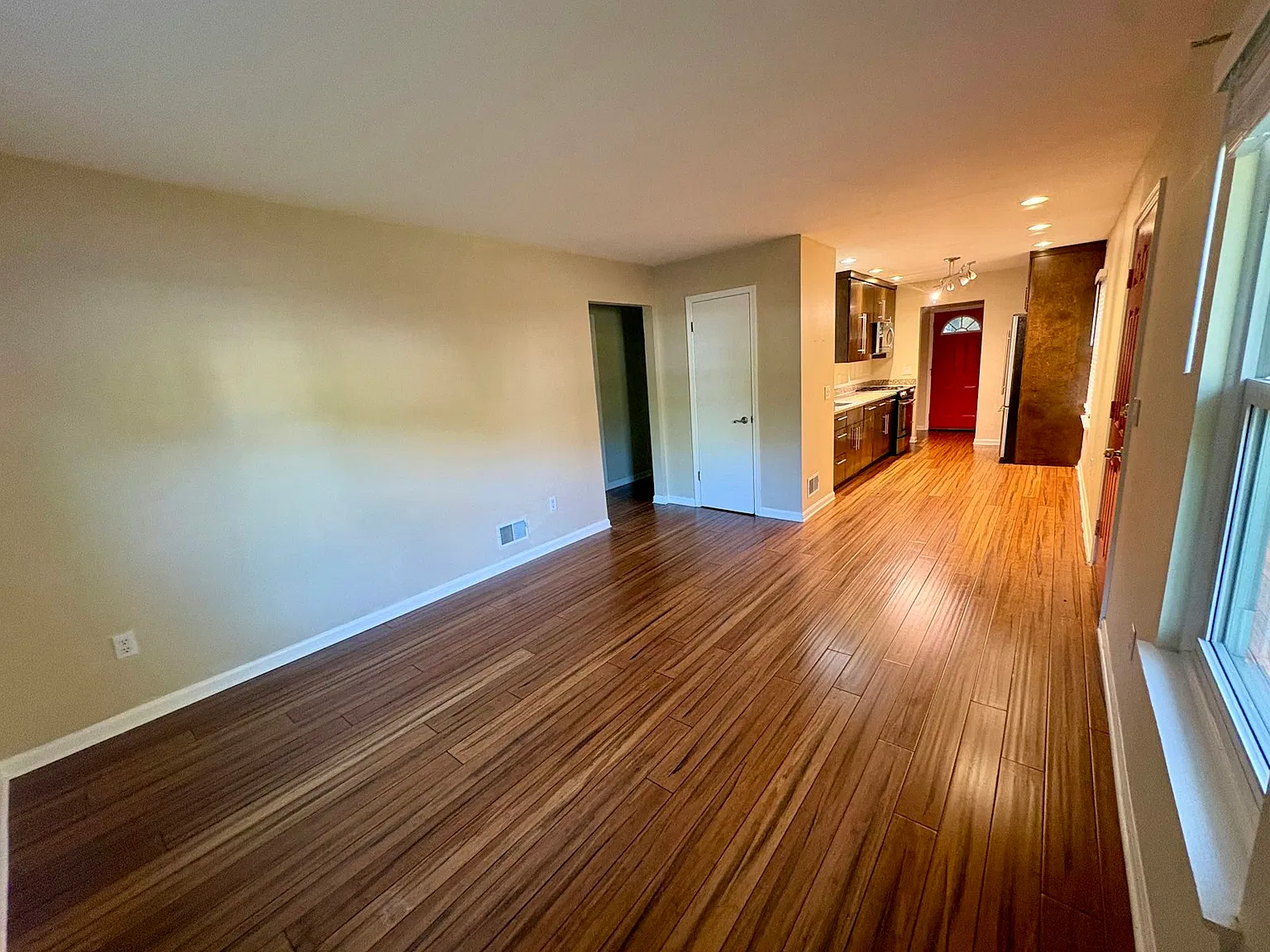 498 Saint Louis Street — Photo 2