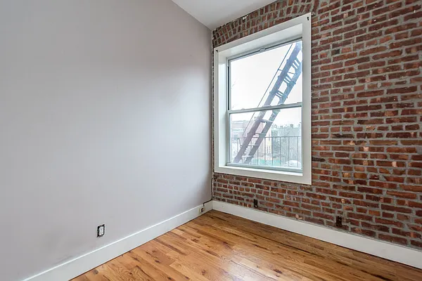 Rented by Nooklyn NYC LLC | media 22