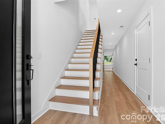 5th image of 2714 Baltimore Ave