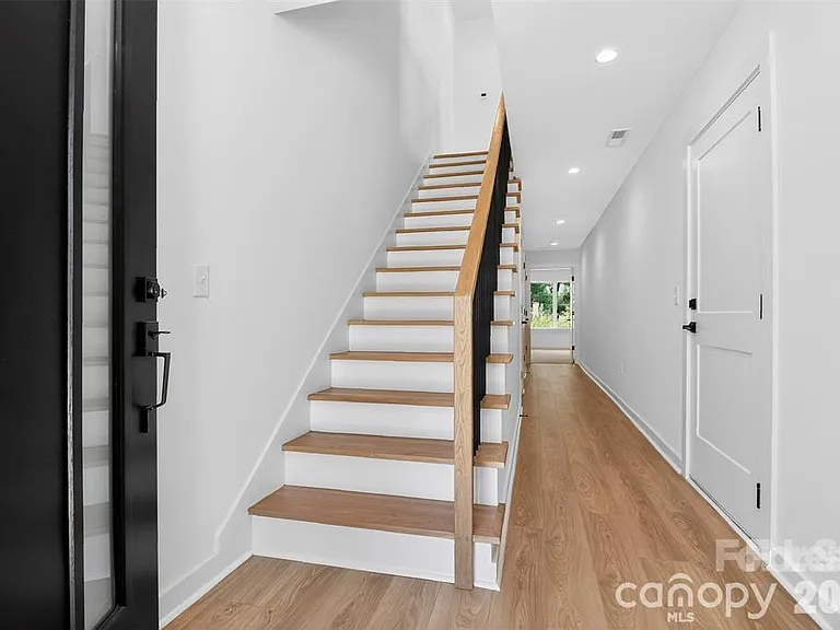 2714 Baltimore Ave — Photo 5
