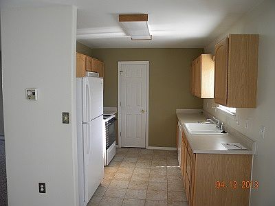 2nd image of 660 Crossing St