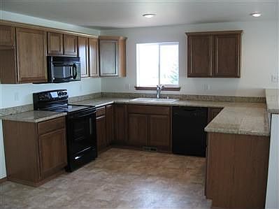 Kitchen w/granite