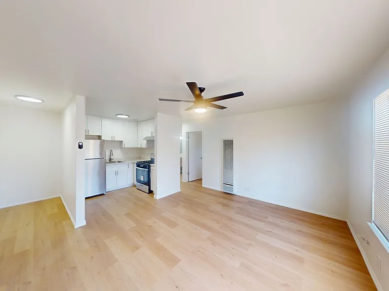1520 Castro St — Photo 17