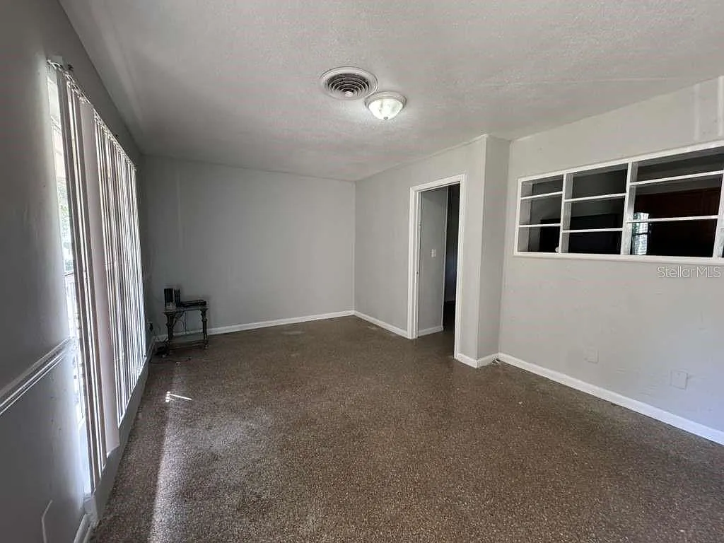 3 bed, 1.0 bath, 1619 sqft, $1,700 — Photo 4