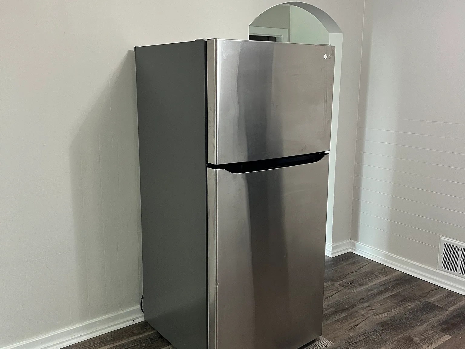 2 bed, 1100 sqft, $950 — Photo 2