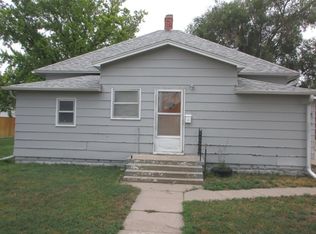 318 Longview Ave, Oakley, KS 67748