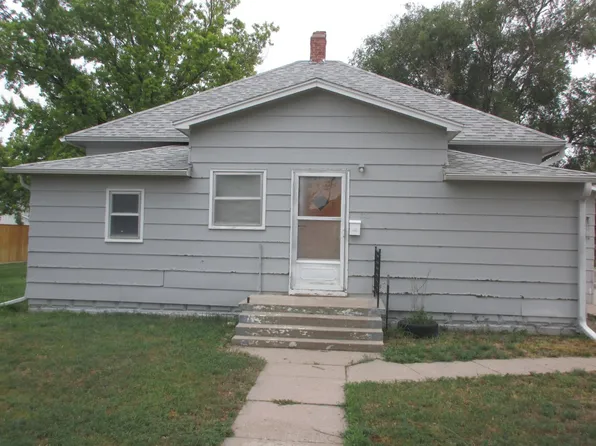 318 Longview Ave, Oakley, KS 67748