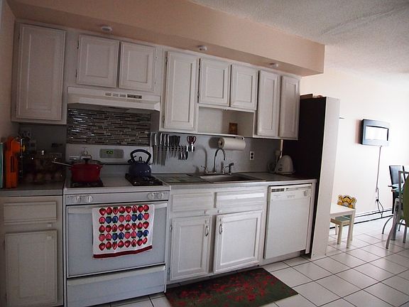 Eat-In Kitche