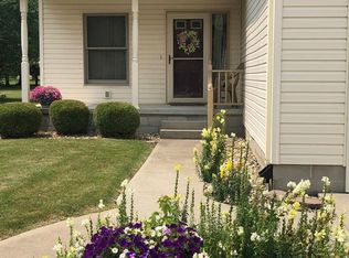 1117 Meadowlawn Dr, Sandusky, OH 44870