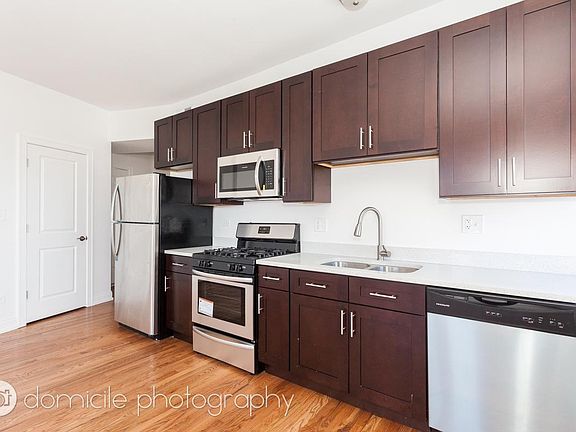 2nd image of 4038 N Milwaukee Ave #3