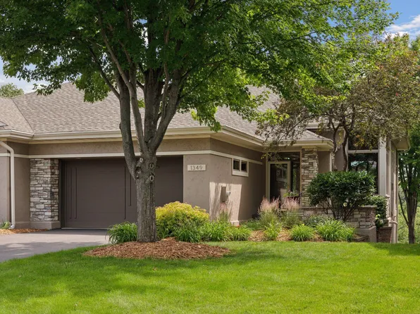 1349 Waterford Dr, Golden Valley, MN 55422