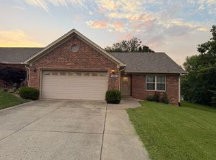 1000 Equestrian Dr, Sellersburg, IN 47172