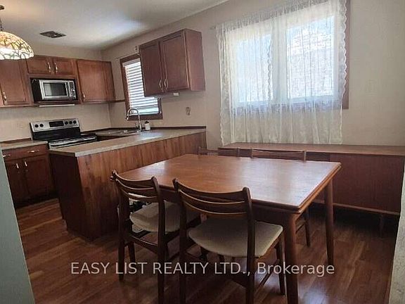 5th image of 2371 Alexis Rd