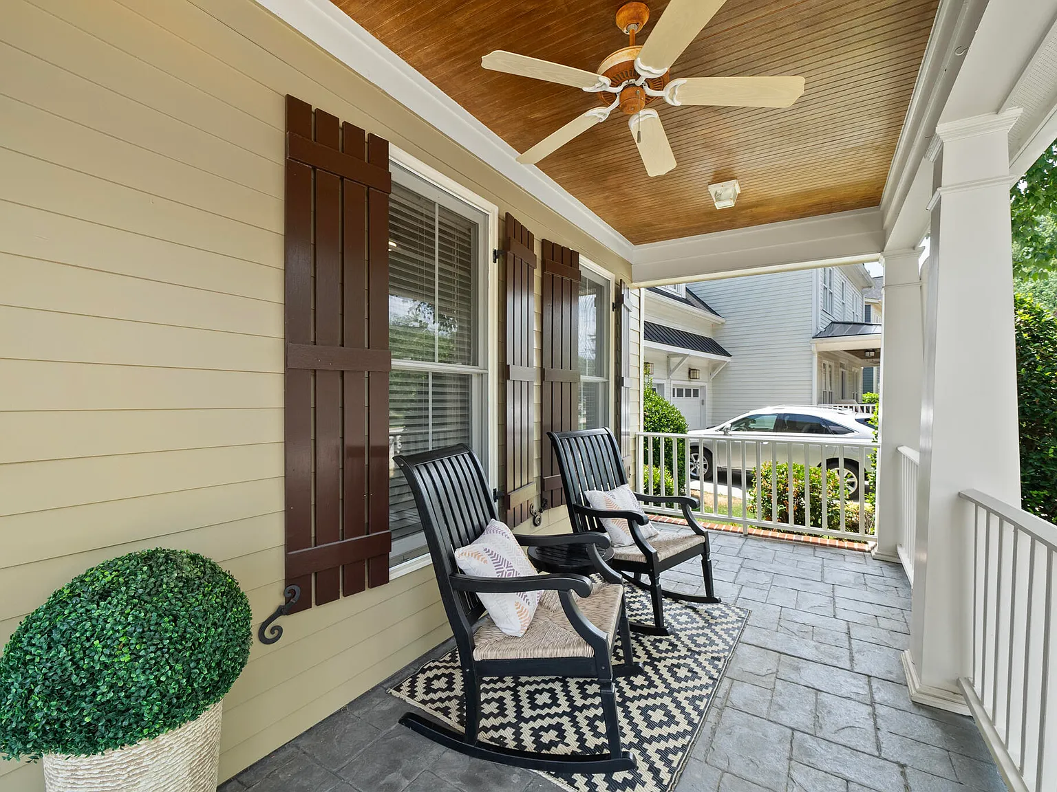 4 bed, 3.5 bath, 3691 sqft, $4,500 — Photo 4