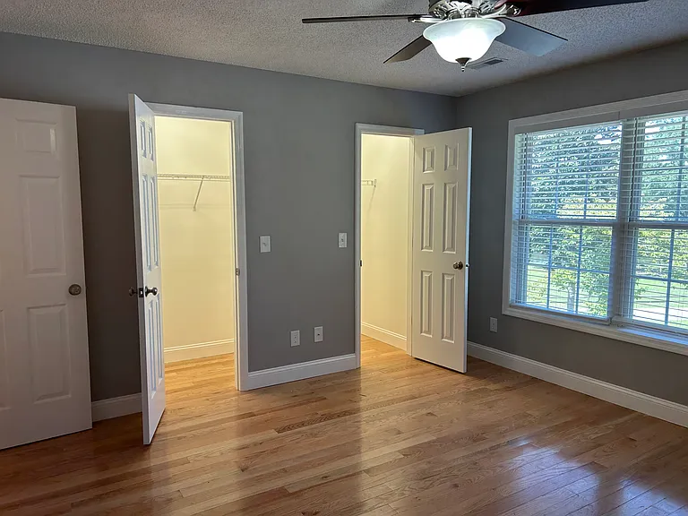 305 Walnut St — Photo 8