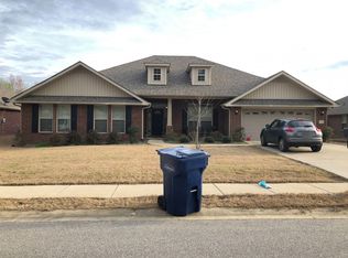 176 Golden Meadows Dr, Alabaster, AL 35007