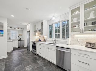 902 Waban Hl, Madison, WI 53711