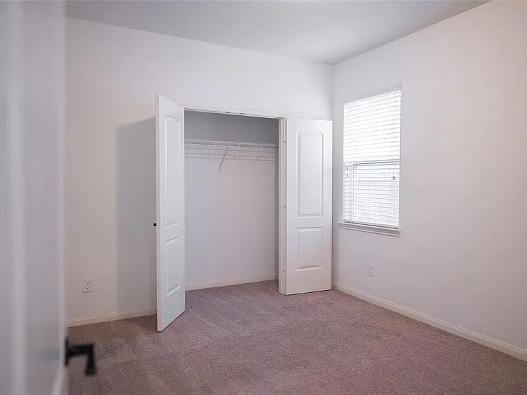 7635 Daisy Port Ln — Photo 13