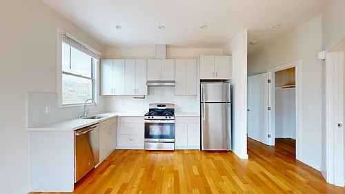 40 Tiffany Ave #9 Photo 1
