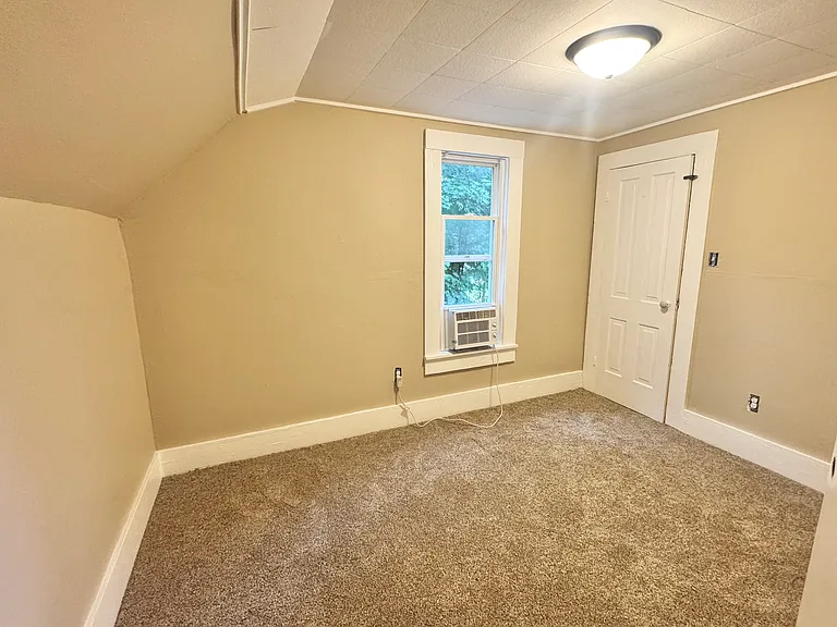 309 Marston Ct — Photo 8