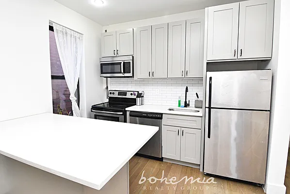 Rented by Bohemia Realty Group | media 2