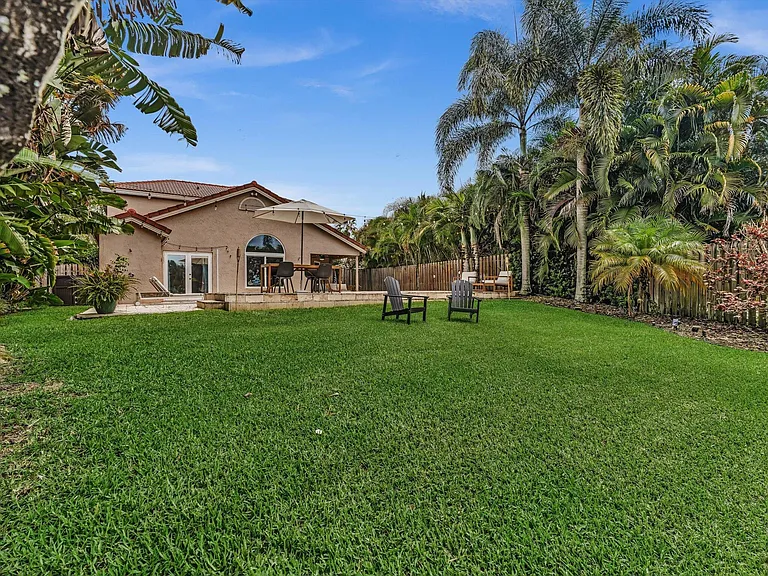10310 Santiago St — Photo 41
