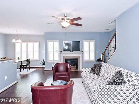 4th image of 8126 Meadowgate Cir