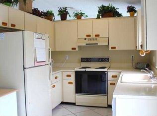 7121 SW 42nd Pl, Davie, FL 33314