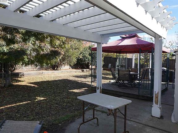 3rd image of 5938 Cypress Point Dr