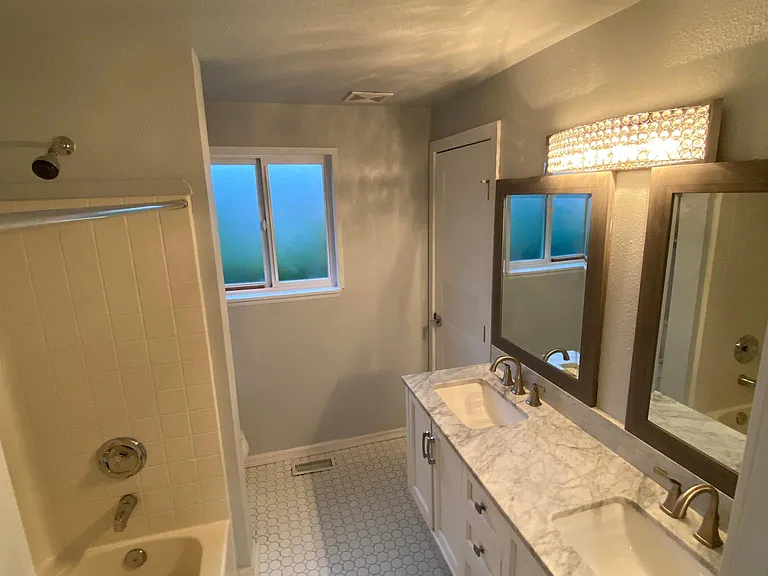 228 Jericho Ave NE — Photo 14