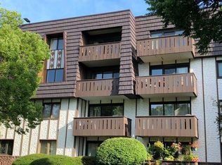 13200 W Heiden Cir Unit 2302, Lake Bluff, IL 60044
