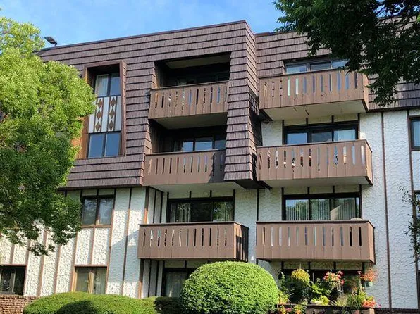 13200 W Heiden Cir Unit 2302, Lake Bluff, IL 60044
