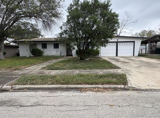 454 Shadywood Ln, San Antonio, TX 78216