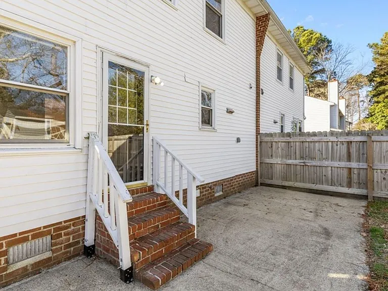 2428 Casey Ct — Photo 16