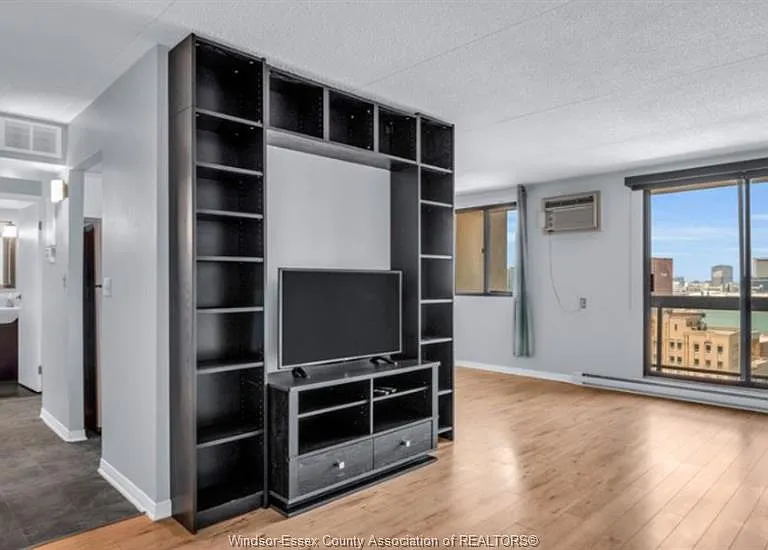 150 Park St W #1808 — Photo 1