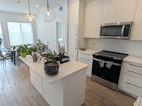 44 Skyview Pkwy NE #2402, Calgary, AB T3N 2R8
