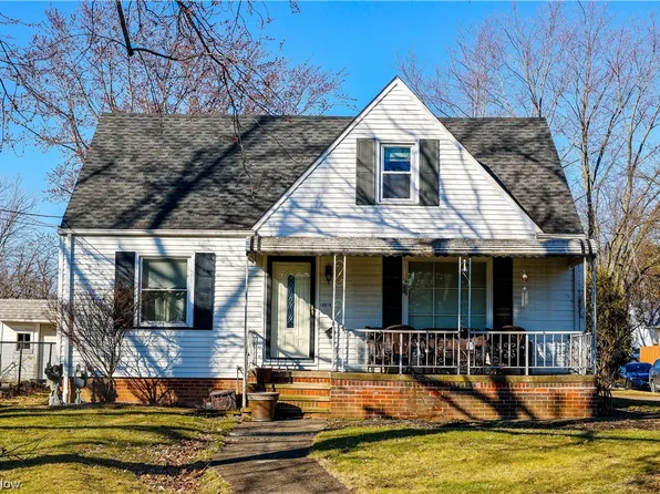 10914 Woodview Blvd, Parma Heights, OH 44130