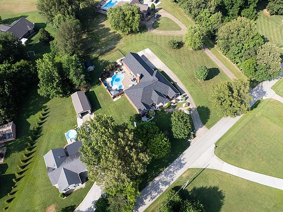 5th image of 4541 Honeysuckle Ln