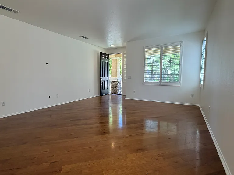 24058 Via Vizcaya — Photo 12