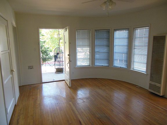 4th image of 12117 1/2 Hoffman St