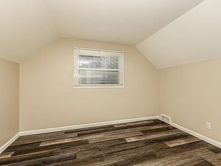 2205 Hazel Ave — Photo 13