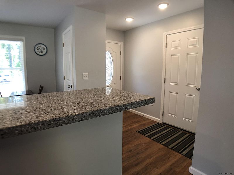 3rd image of 9 ALEXANDER Lane