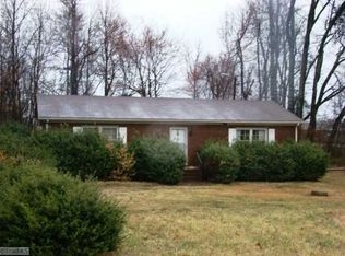 5911 Appomattox Rd, Climax, NC 27233