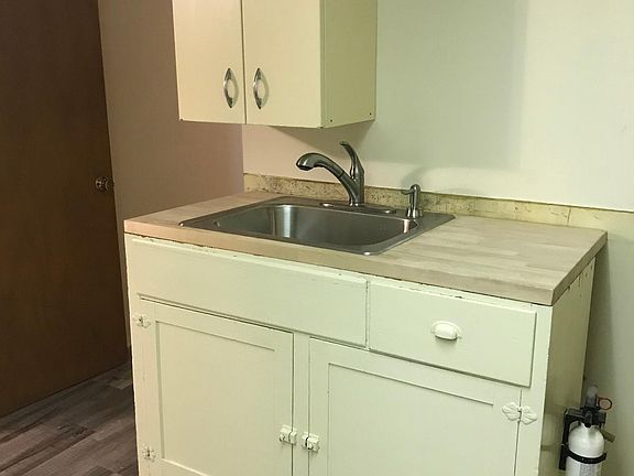 new kitchen countertop and sink